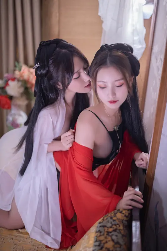 0028 秀人名模鱼子酱Fish内部私购未上架《双女古装剧情》写真 17